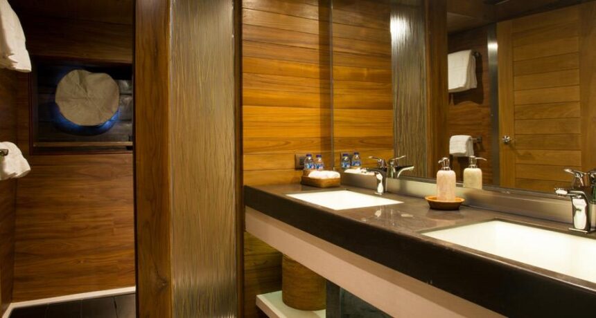 luxury-yacht-ensuite-bathroom-2
